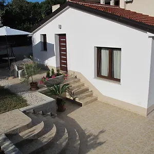 https://villa-apartments-antonia.in-istria.net